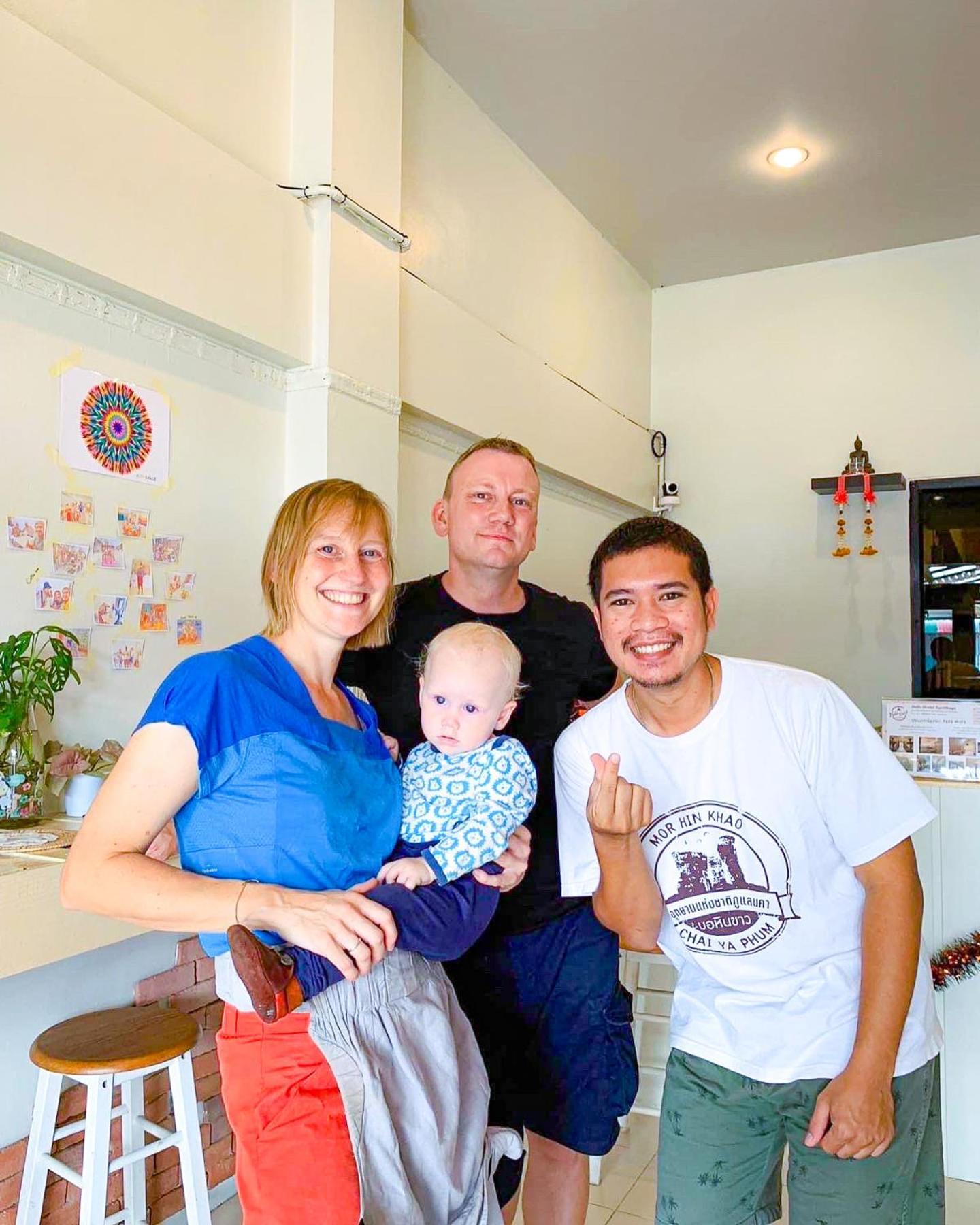 Hello Hostel Ayutthaya Екстериор снимка