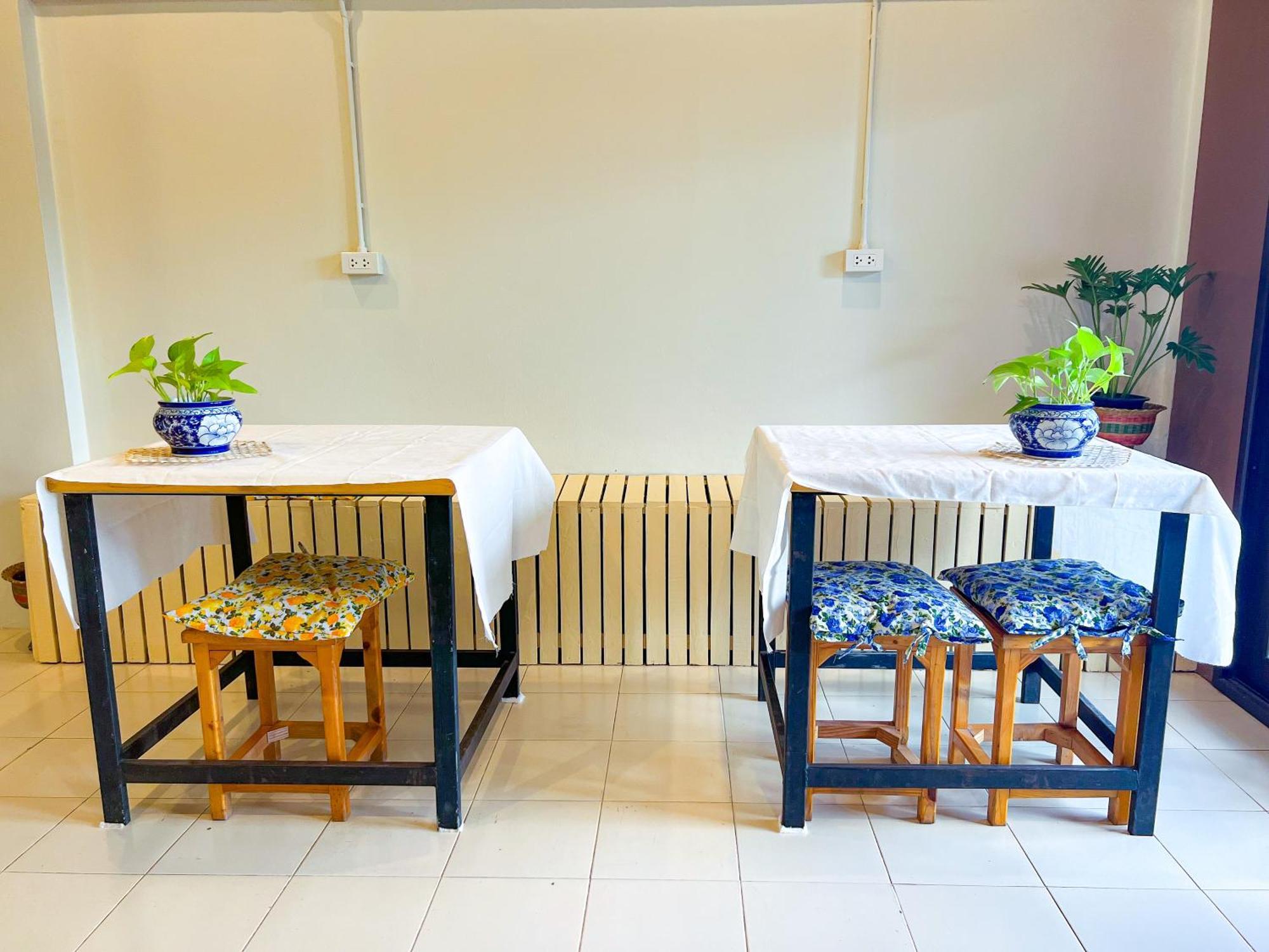 Hello Hostel Ayutthaya Екстериор снимка